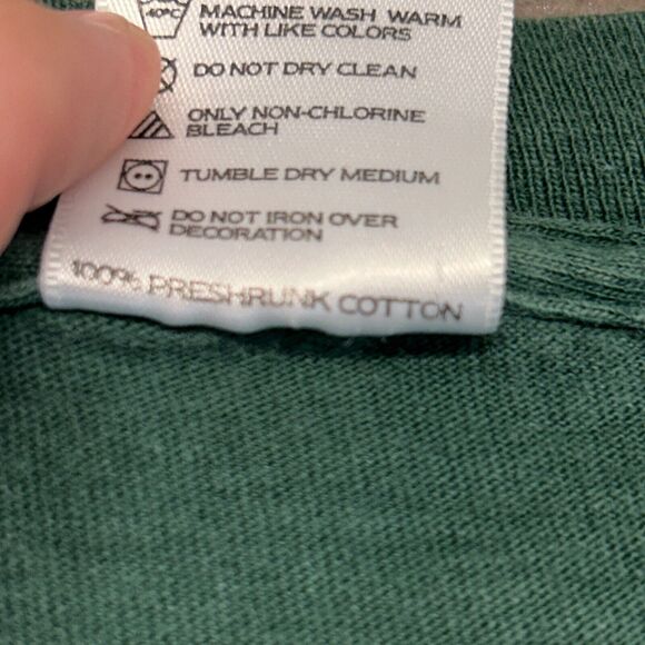 Johnson Beer Company Vintage T Shirt Adult Large Green Bleach Splatter Stains NC - Picture 10 of 12